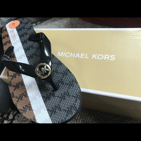BRAND NEW MICHAEL KORS BLACK MULTI FLIP FLOPS. - Picture 3 of 8